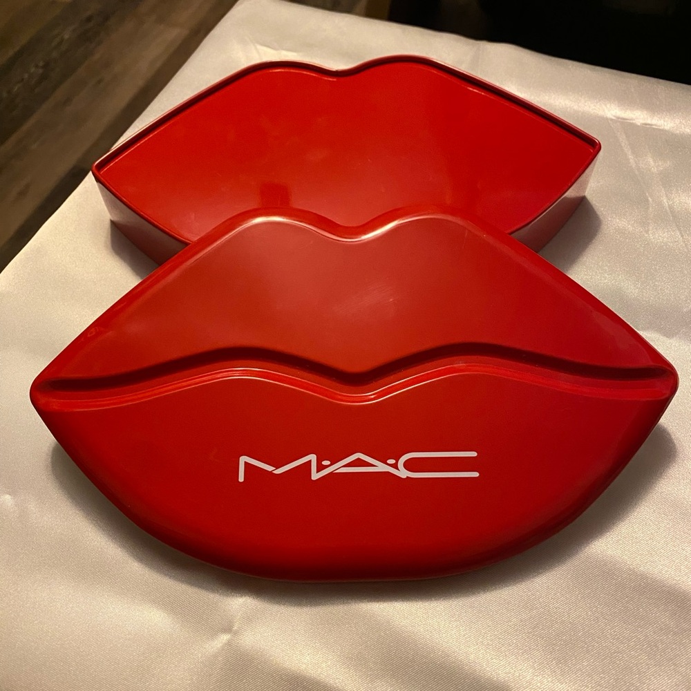 MAC Red Lip-Shaped Case